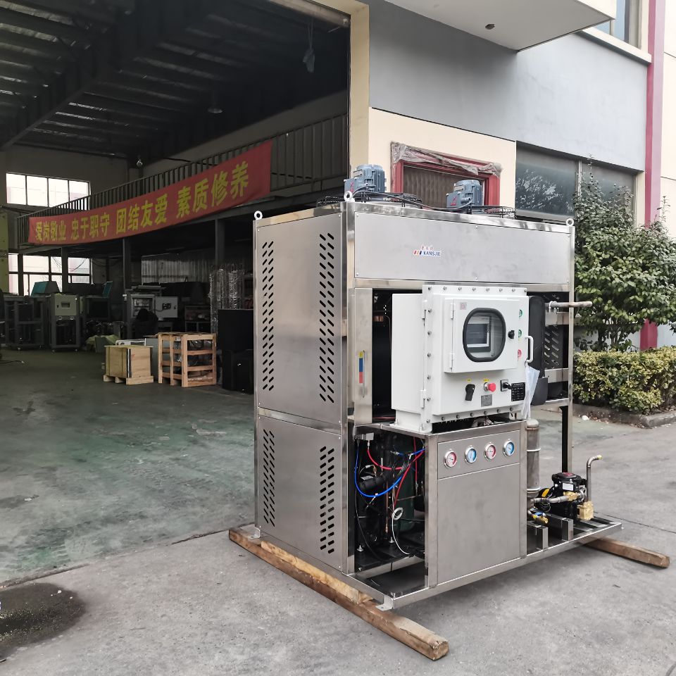 -70度石油行業(yè)用復(fù)疊制冷機(jī)組